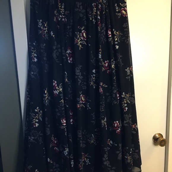 Torrid Floral Chiffon Pleated Midi Skirt Plus - Picture 2 of 4